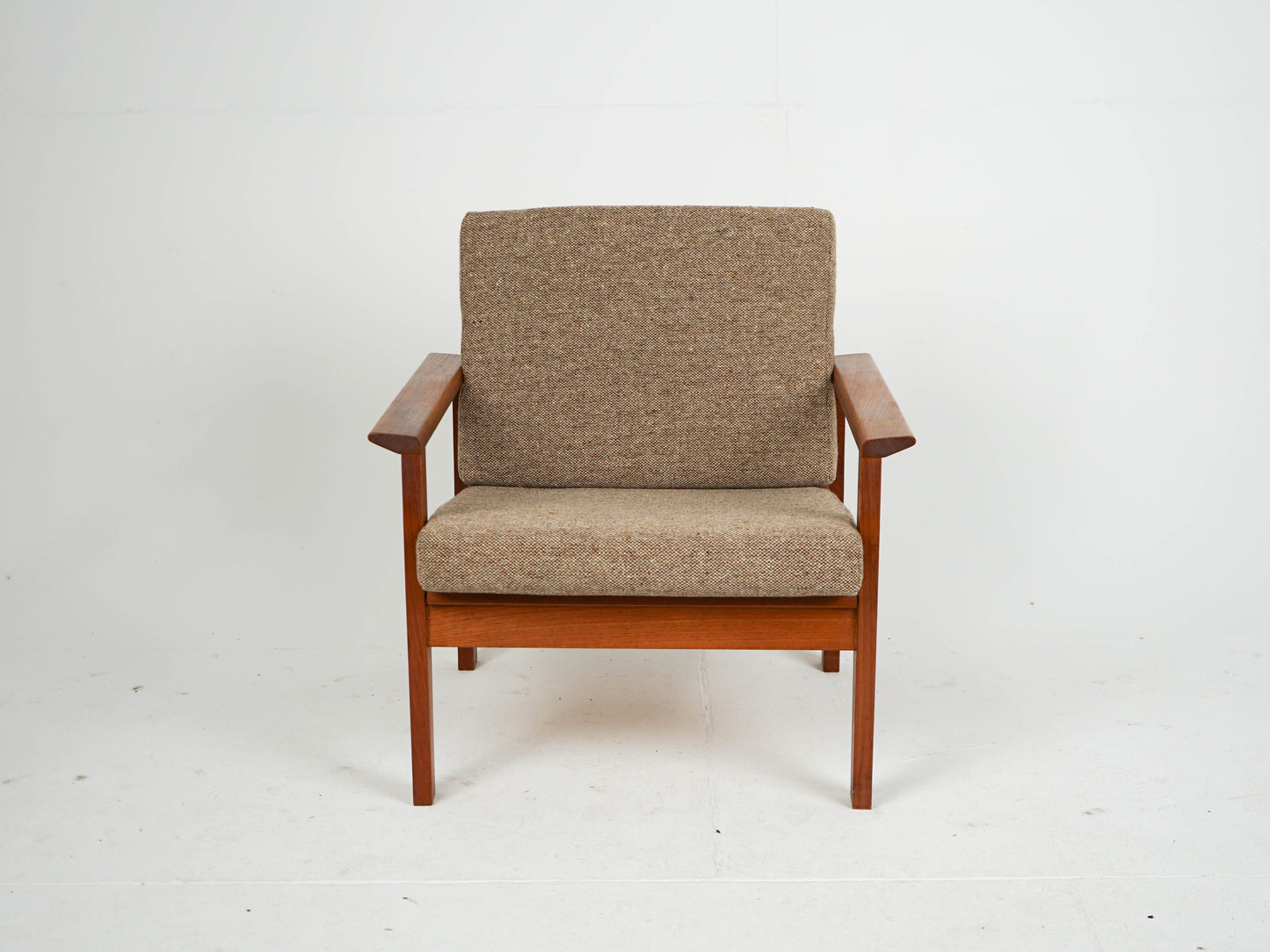Vintage Teak Sessel mit Wollstoff