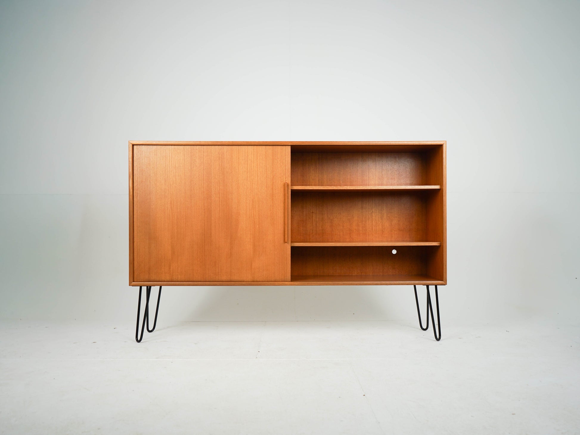 Vintage Teak Sideboard mit Schiebetür, Mid-Century