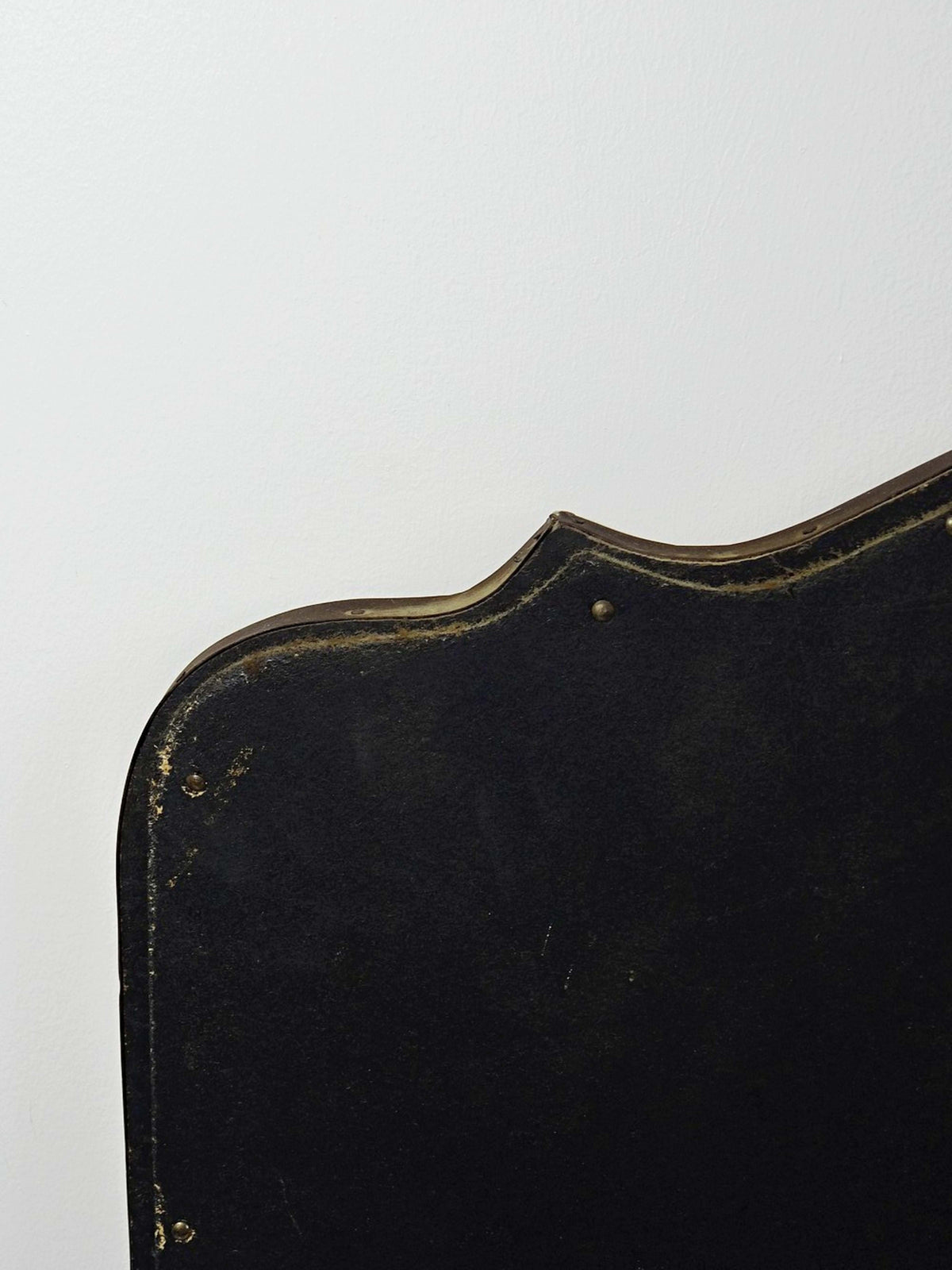 Vintage Wandspiegel von Jean Goardère, Brutalist, Messing und Zinn