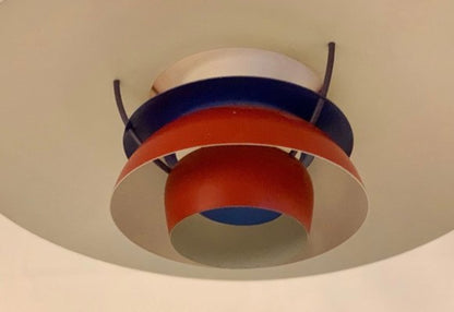 Vintage Pendelleuchte PH5 von Poul Henningsen für Louis Poulsen rot blau weiß Set von 2