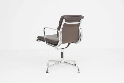 Vintage Bürostuhl EA 217 Soft Pad von Charles und Ray Eames für Vitra braunes Leder