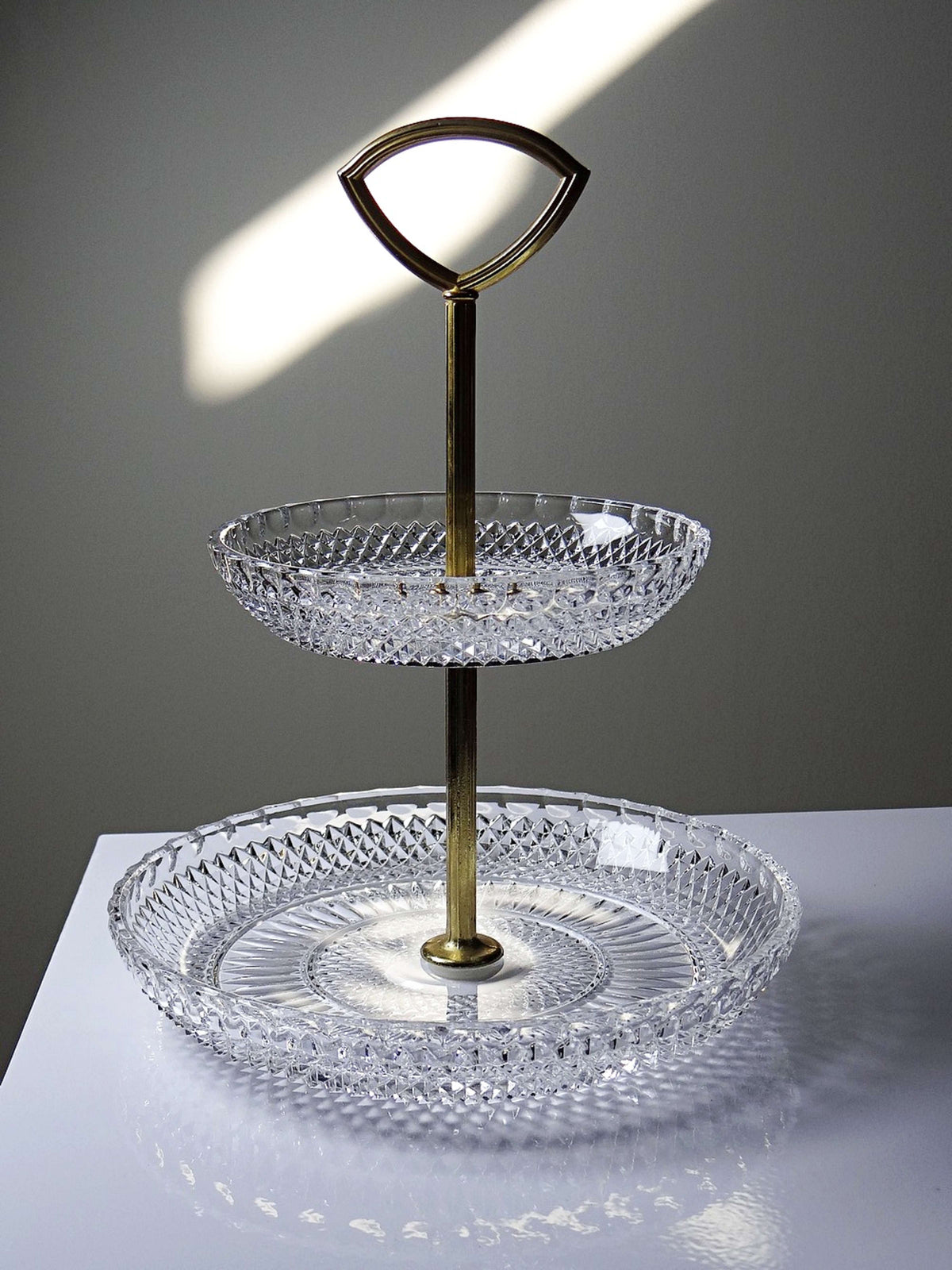 Vintage Etagere aus Kristallglas und vergoldetem Metall, Hollywood Regency