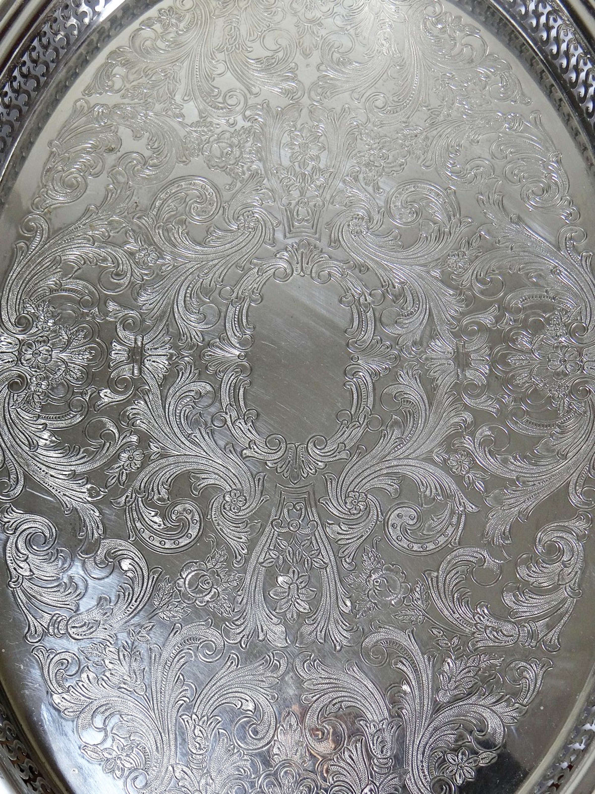 Vintage Tablett Alexandre Gelb Paris aus versilbertem Metall