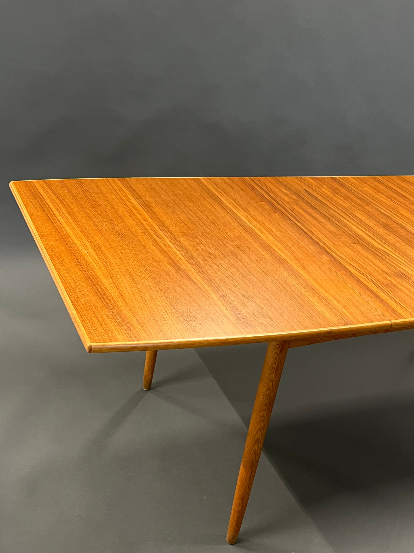 Table à manger vintage en placage de teck