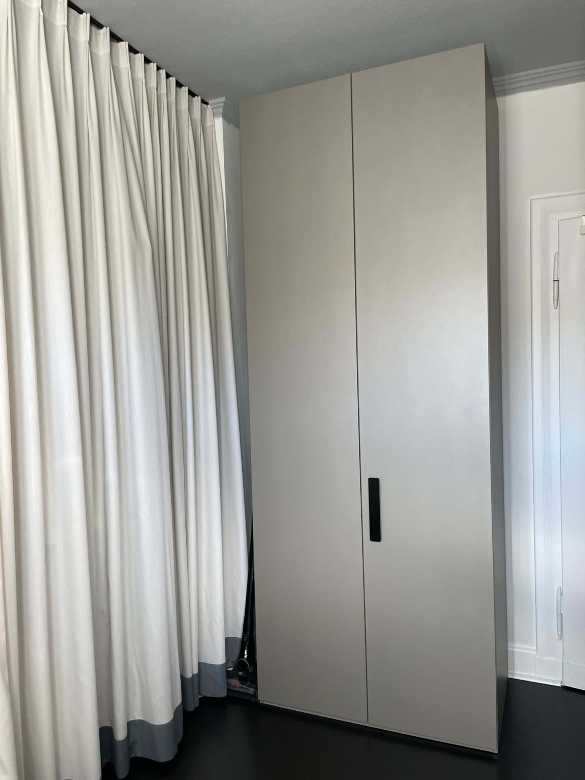 Vintage Kleiderschrank Base von Rolf Heide für interlübke Mattlack silbergrau