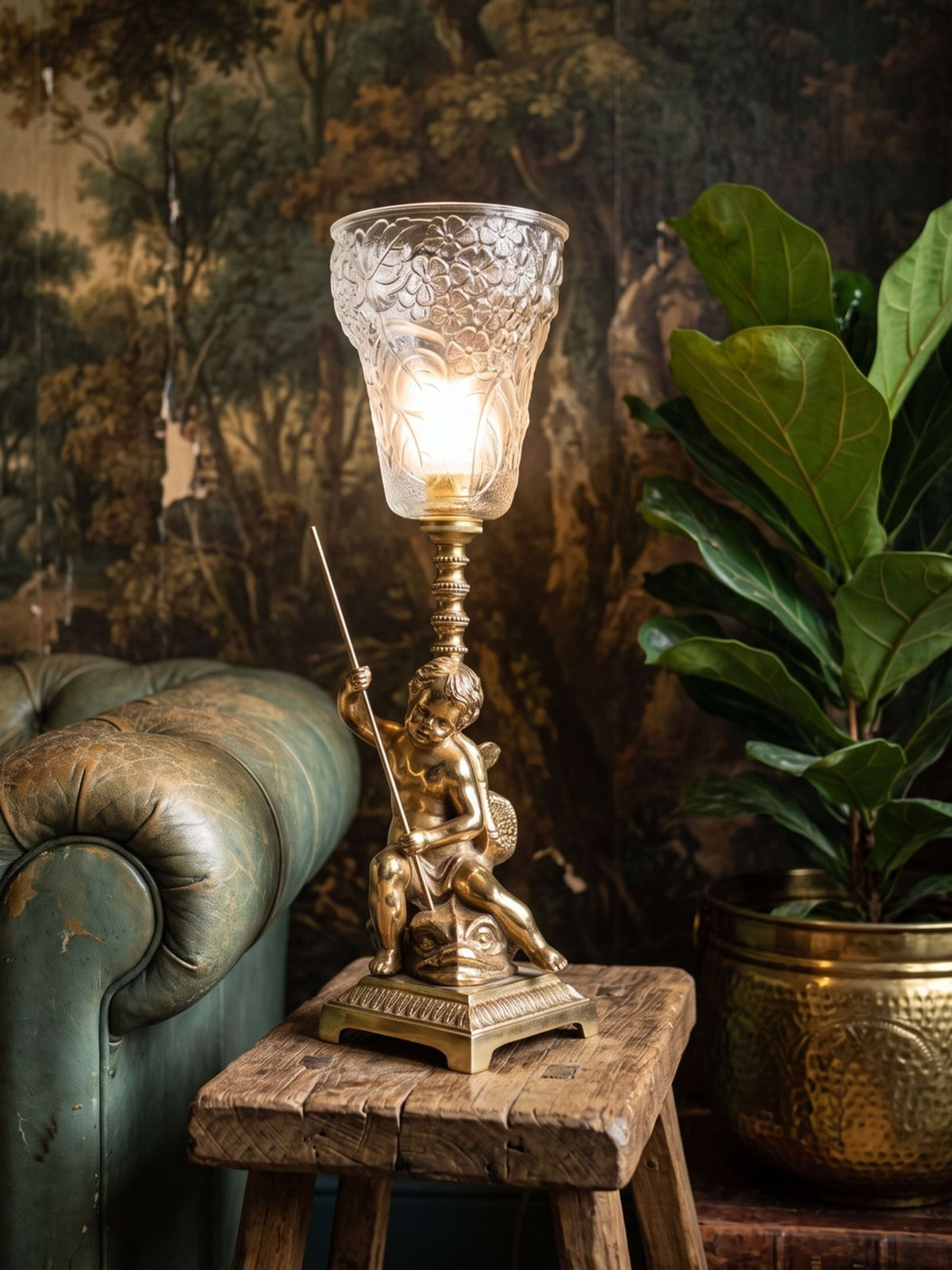 Vintage Tischlampe "Putto und Delfin" aus vergoldetem Metall, Art Deco