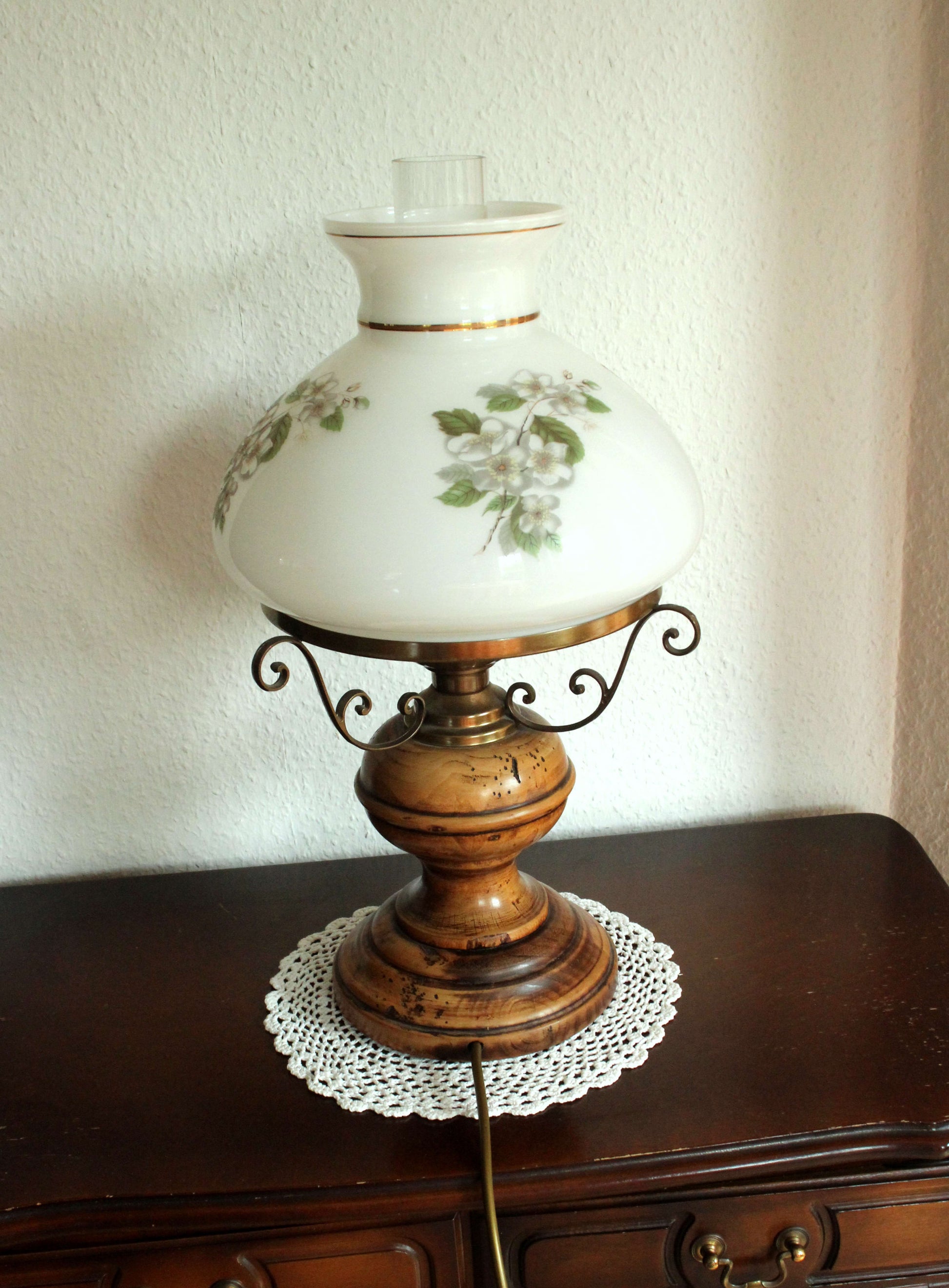 Vintage Tischlampe Landhaus-Stil aus Metall, Holz und Glas, 80er Jahre