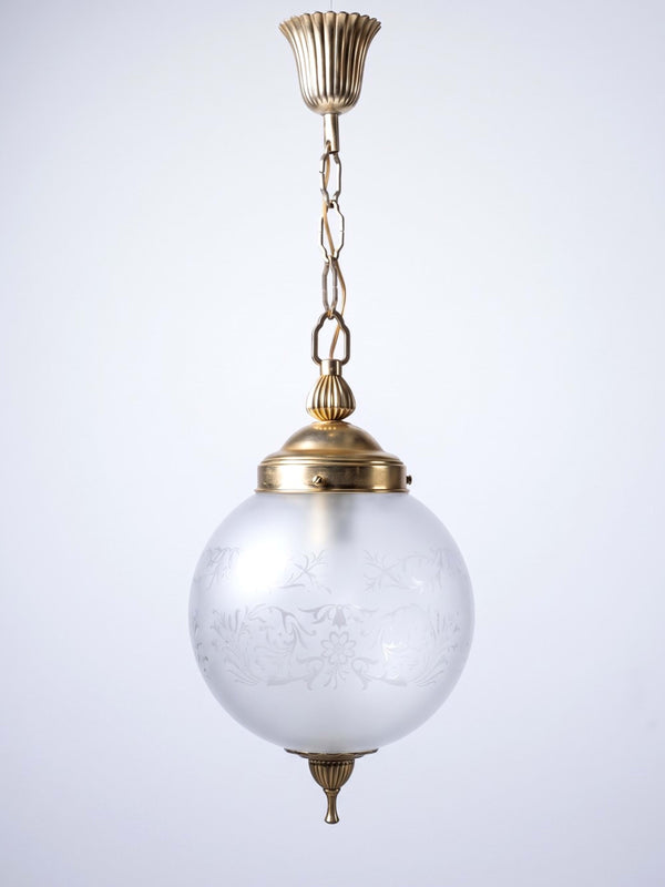 Vintage Hängeleuchte Milchglas Globe Hollywood Regency, vergoldetes Metall