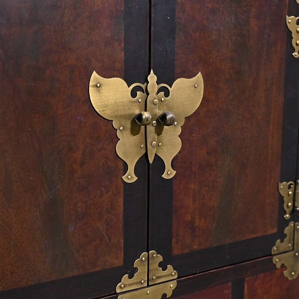 Vintage Schrank im koreanischen Joseon-Stil aus Zelkovenholz