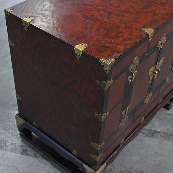 Vintage Schrank im koreanischen Joseon-Stil aus Zelkovenholz