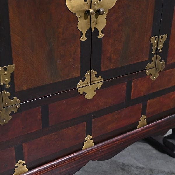 Vintage Schrank im koreanischen Joseon-Stil aus Zelkovenholz