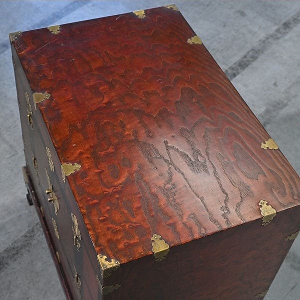 Vintage Schrank im koreanischen Joseon-Stil aus Zelkovenholz