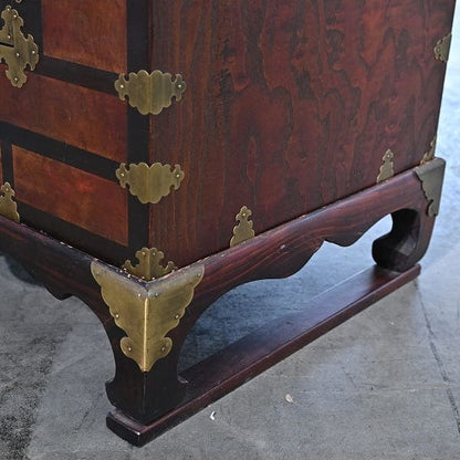 Vintage Schrank im koreanischen Joseon-Stil aus Zelkovenholz