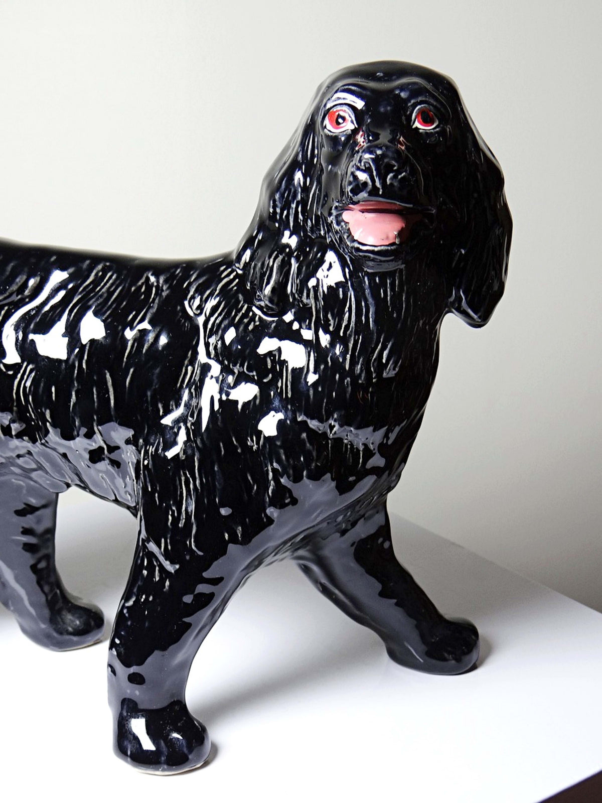 Vintage Karaffe Hund "Newfoundland Screech" Barbotine-Keramik