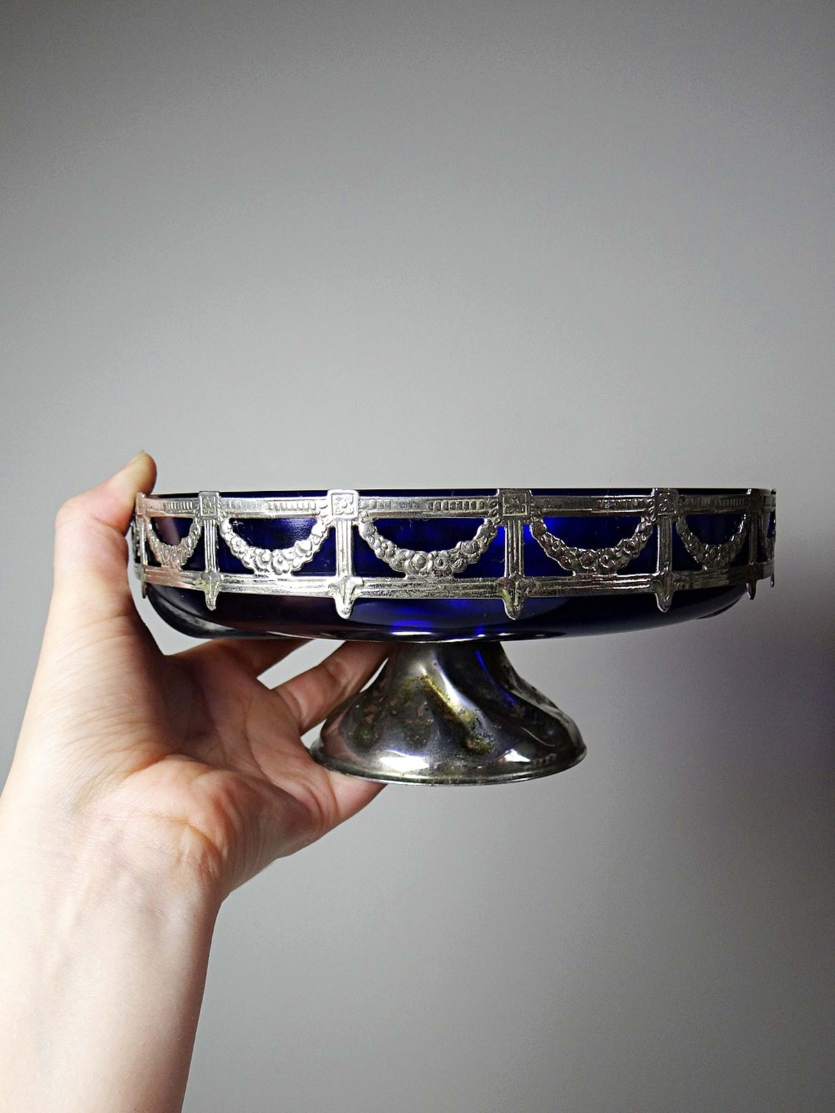 Vintage Schale aus Kobaltglas und versilbertem Metall, Louis XVI Stil, circa 1900-1920