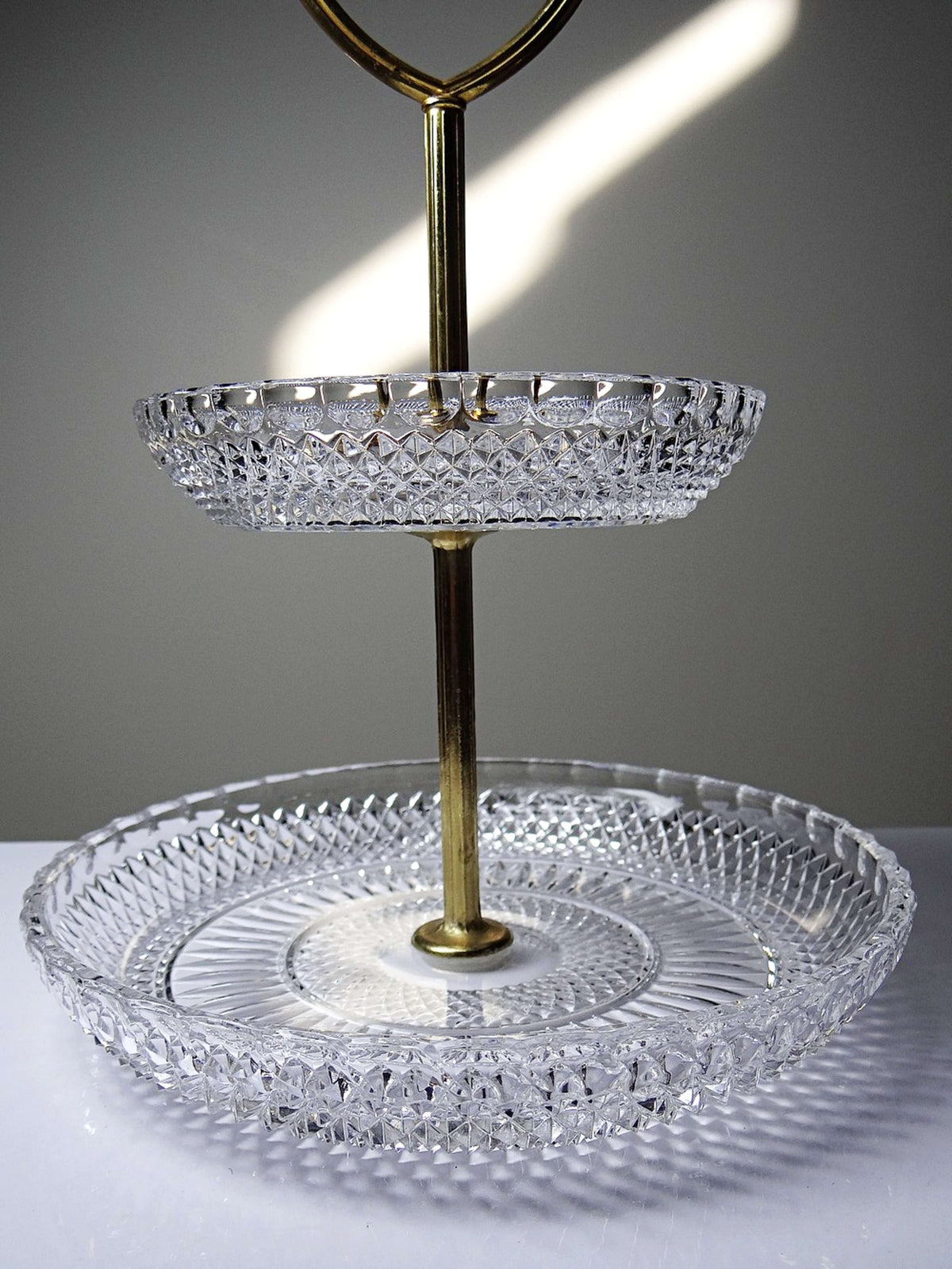 Vintage Etagere aus Kristallglas und vergoldetem Metall, Hollywood Regency