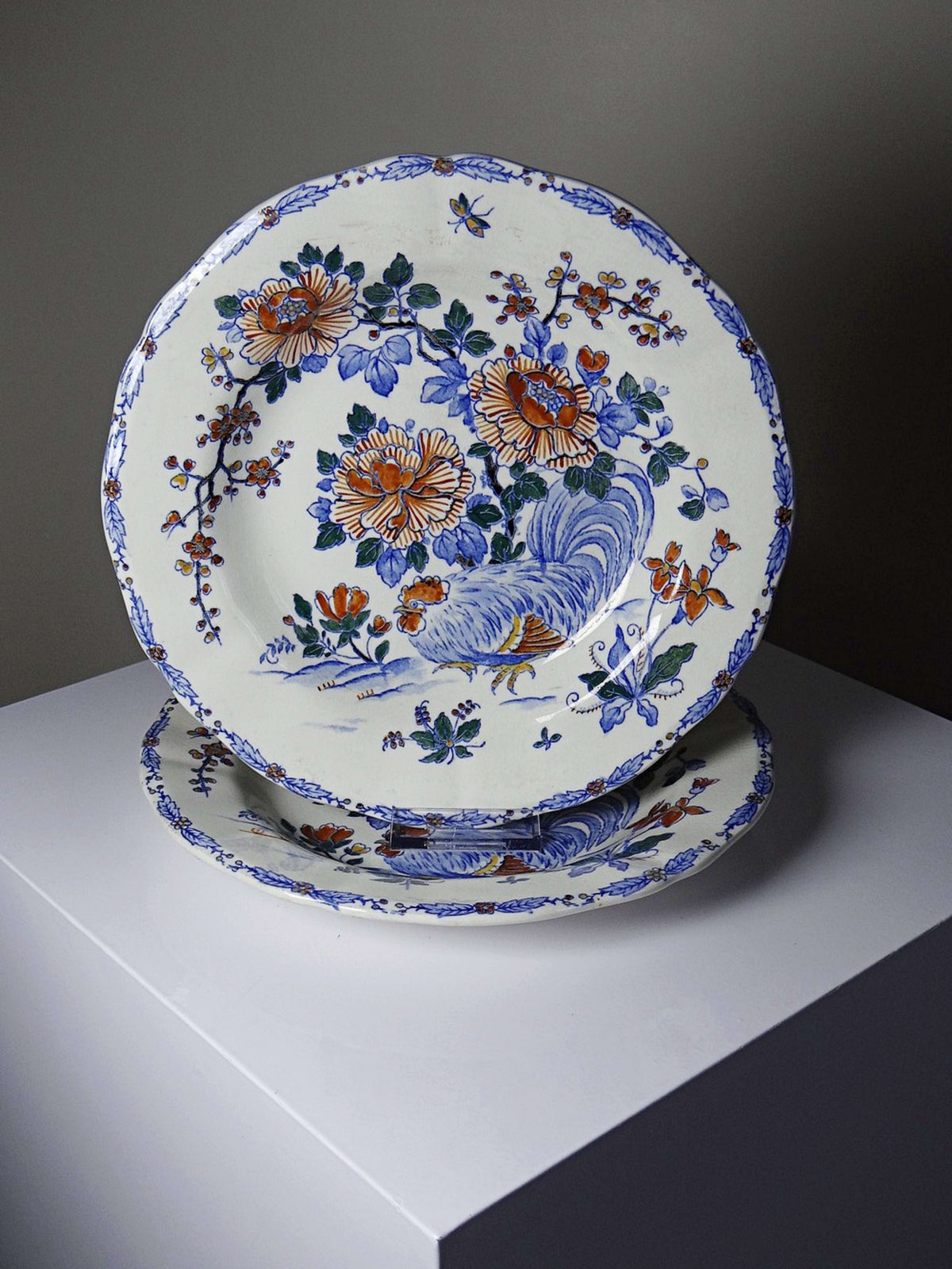 Vintage Teller "Coq und Pivoines" von Gien, Fayence um 1900