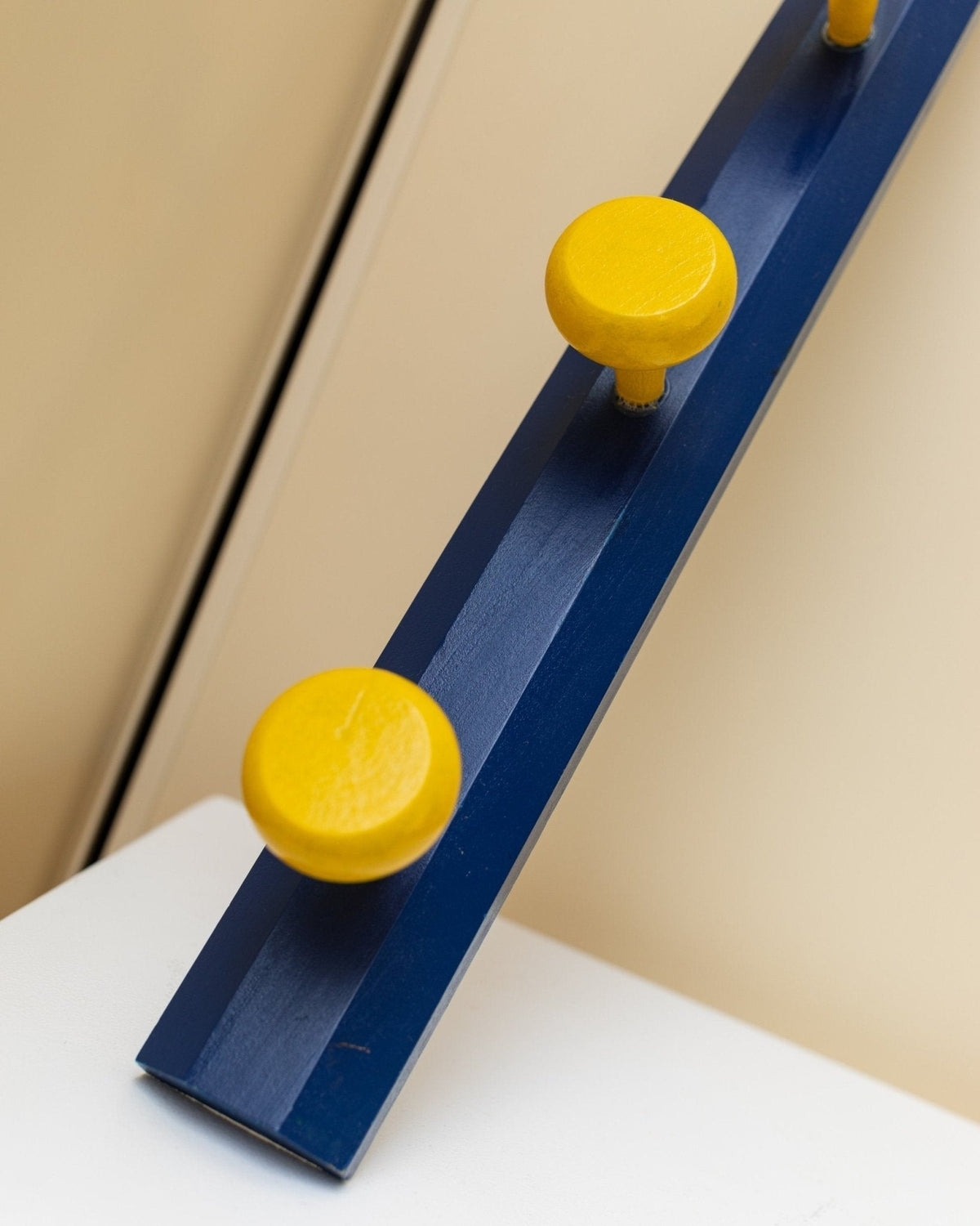Vintage Kleiderschrank Crayon von Pierre Sala für Memphis Design blau gelb