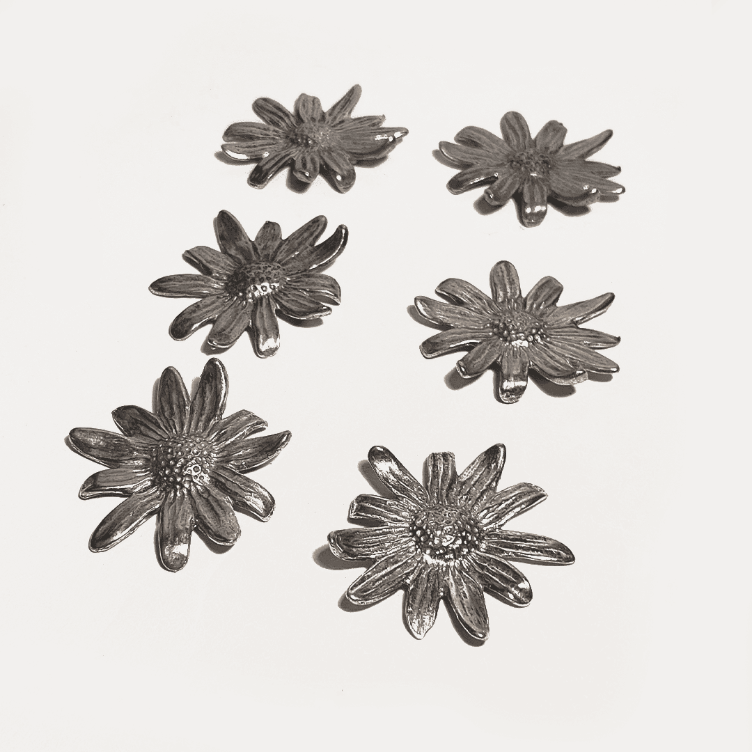 Vintage Dosen & Bonbonieren Floragebraucht Silber Zinn Set von 6