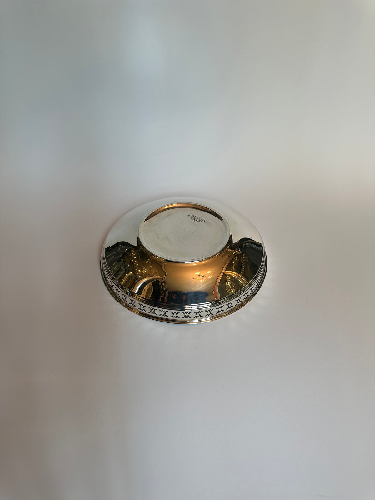 Bol plat vintage en argent modèle 18720 de Tiffany & Co. avec bord ajouré