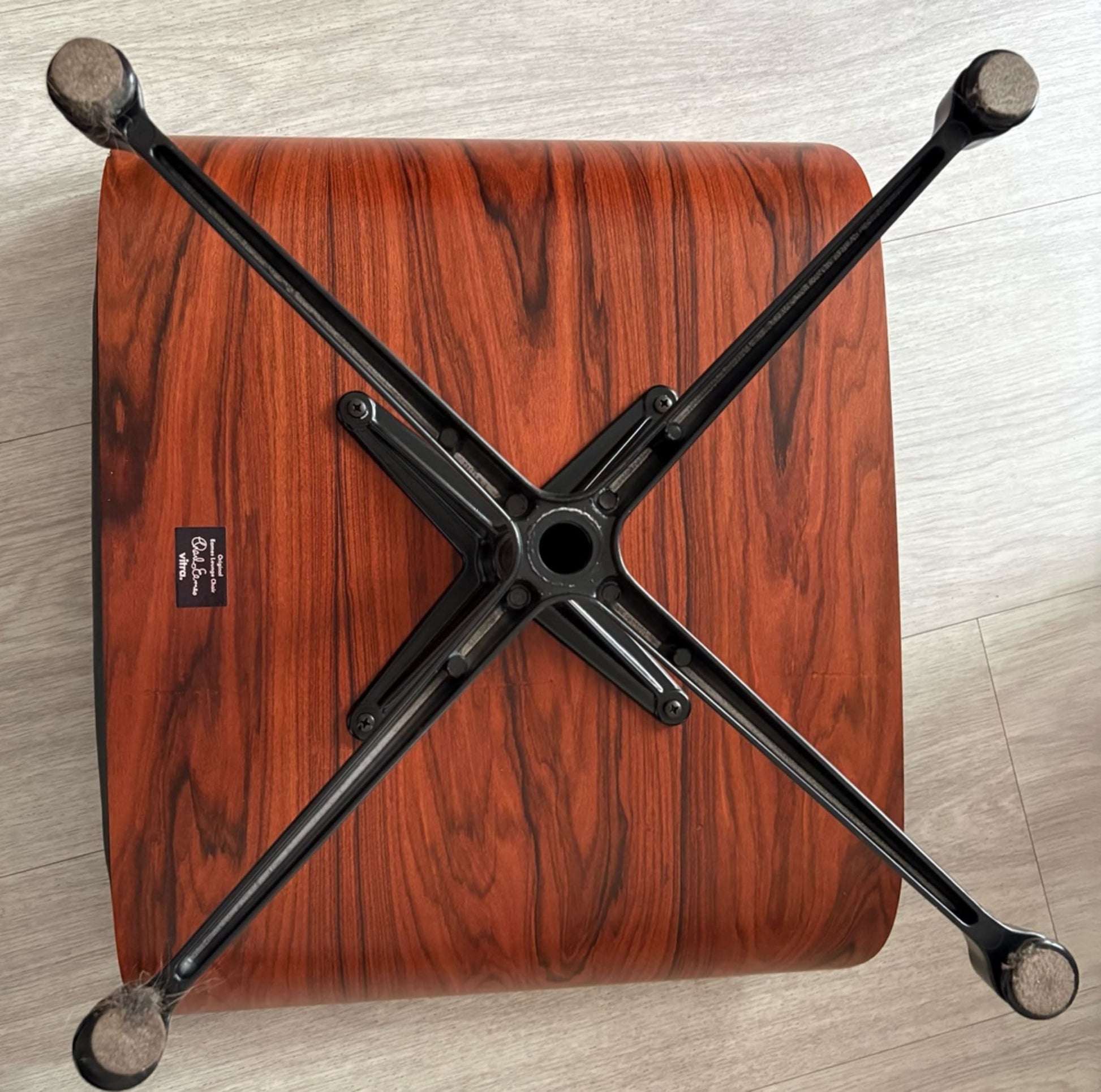 Lounge Chair mit Ottoman von Charles und Ray Eames für Vitra Schwarz Set von 2