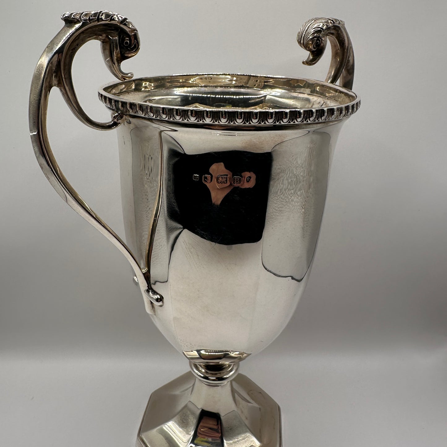 Vintage Pokal aus Sterling Silber mit zwei Henkeln, englisch, vergoldet innen, Birmingham, 20. Jh.