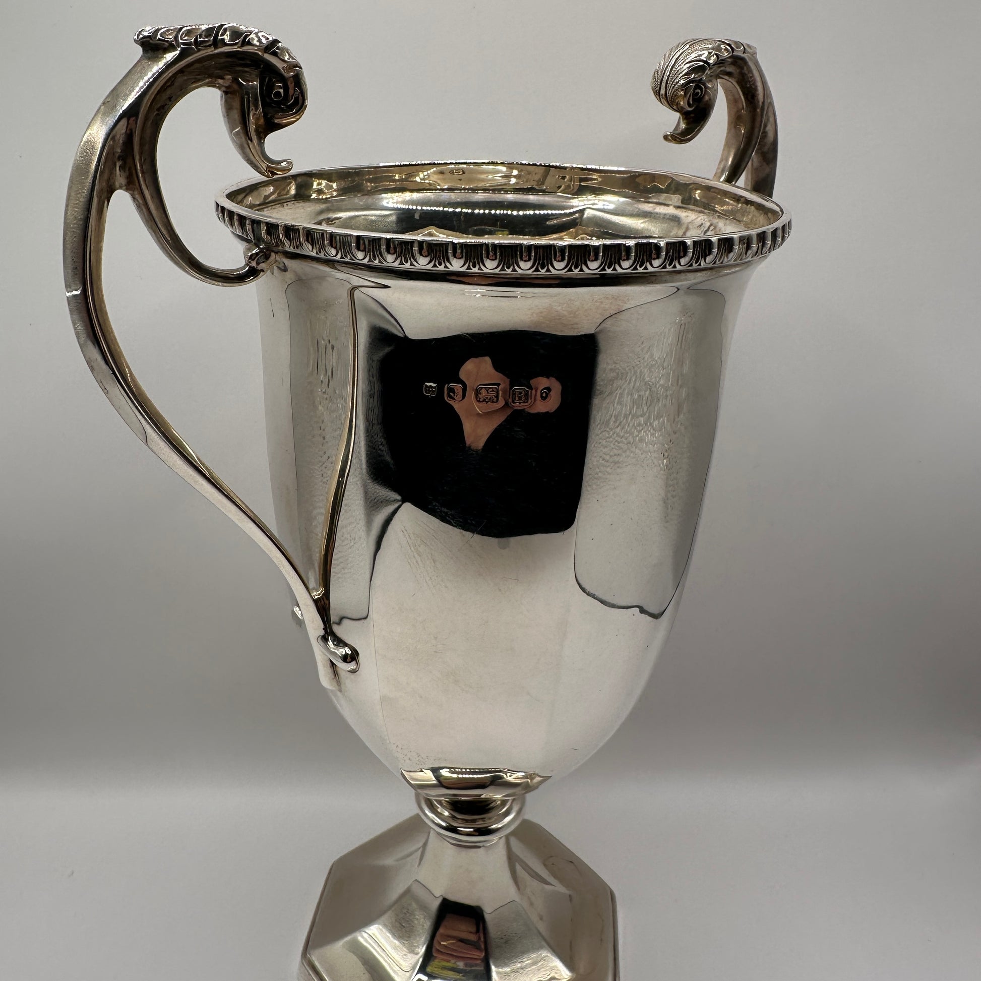 Vintage Pokal aus Sterling Silber mit zwei Henkeln, englisch, vergoldet innen, Birmingham, 20. Jh.