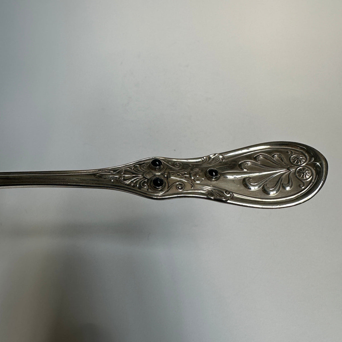 Fourchette à salade vintage avec pierres d'onyx de Tiffany+Co Silver