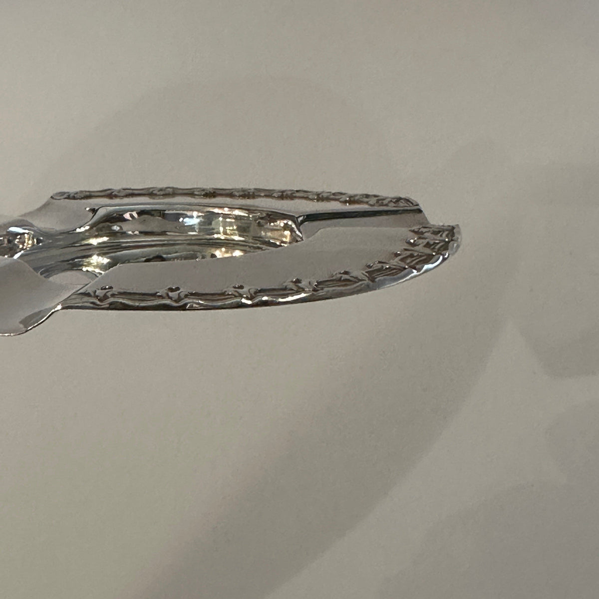 Cendrier vintage en relief de laurier par Tiffany+Co en argent
