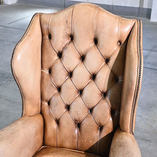 Vintage Sessel mit Ottoman Set von 1, britischer Stil, Leder, hohe Rückenlehne, gebraucht