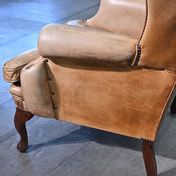 Vintage Sessel mit Ottoman Set von 1, britischer Stil, Leder, hohe Rückenlehne, gebraucht