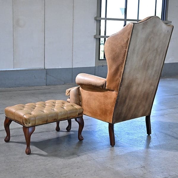 Vintage Sessel mit Ottoman Set von 1, britischer Stil, Leder, hohe Rückenlehne, gebraucht