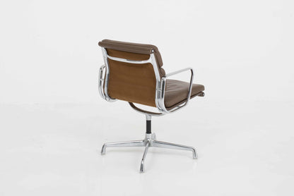 Vintage Bürostuhl EA 208 von Charles und Ray Eames für Vitra braunes Leder