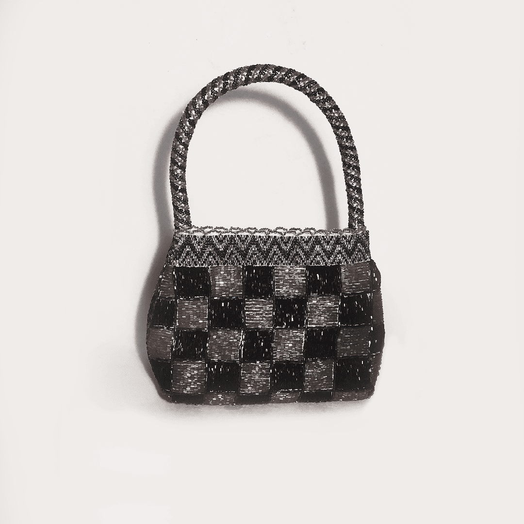 Vintage Handtasche Damier aus Perlen in Silber und Schwarz