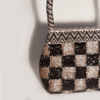 Vintage Handtasche Damier aus Perlen in Silber und Schwarz