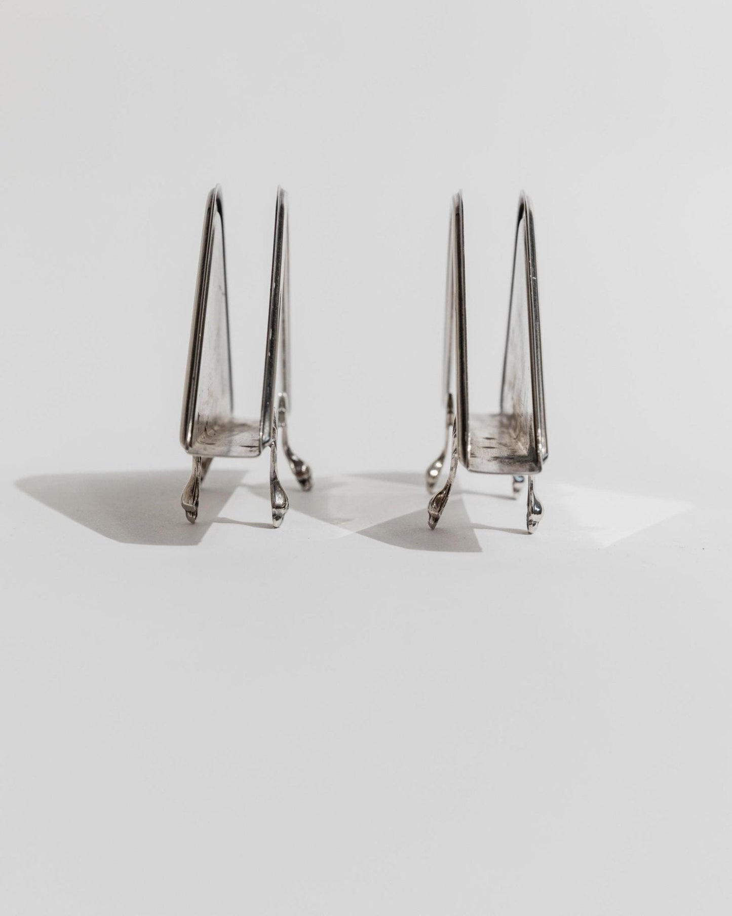 Vintage Serviettenhalter Set von 2 Triangular von Olri für Olri mit kleinen Pfotenfüßen