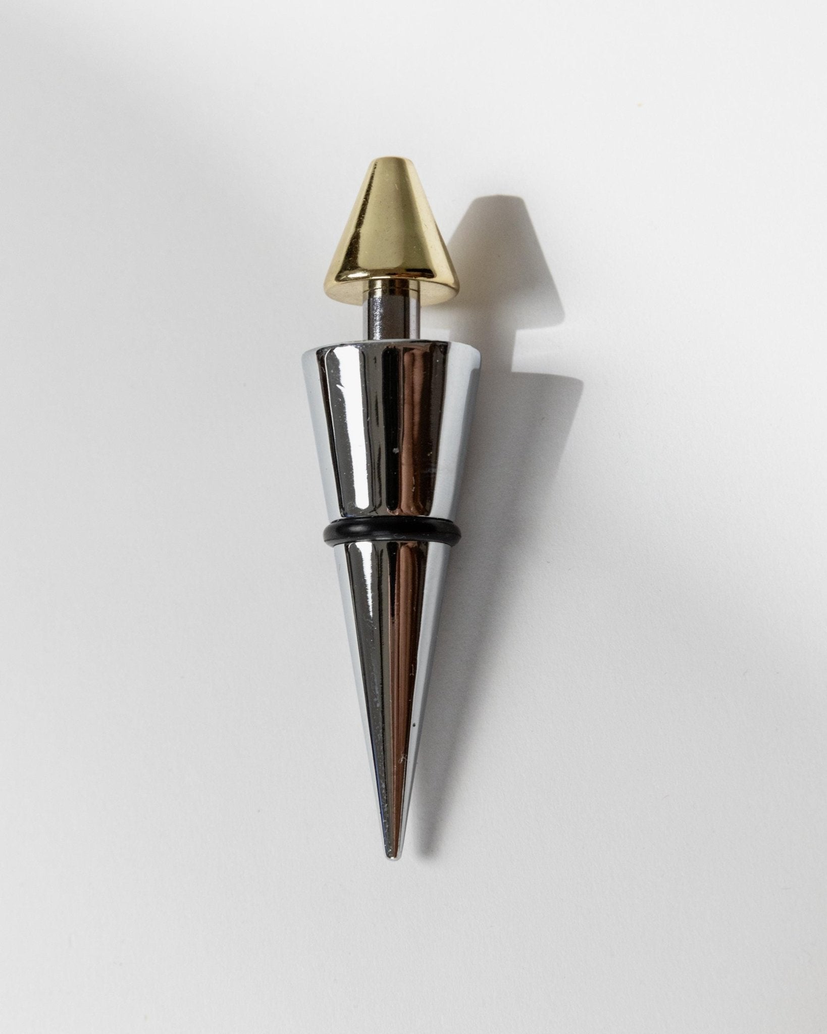 Vintage Flaschenverschluss Set von 3 geometrisch konisch mit goldenen Spitzen, Italien 1980er