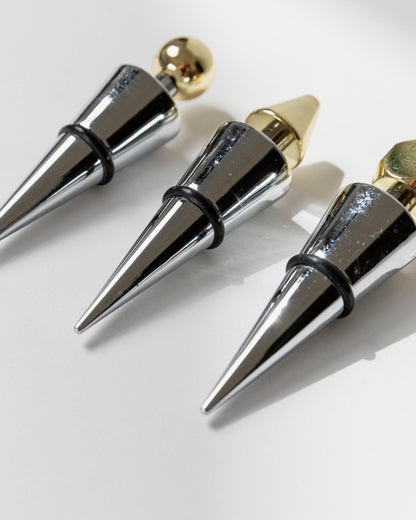 Vintage Flaschenverschluss Set von 3 geometrisch konisch mit goldenen Spitzen, Italien 1980er