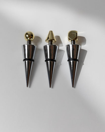 Vintage Flaschenverschluss Set von 3 geometrisch konisch mit goldenen Spitzen, Italien 1980er