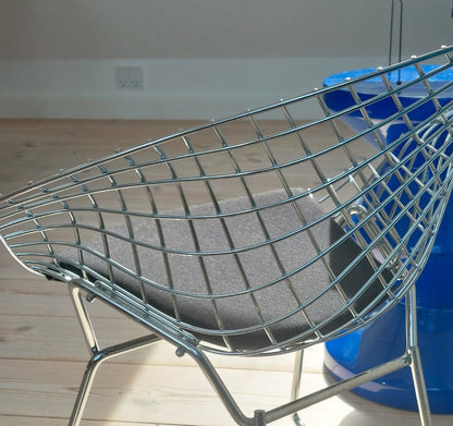 Diamond Chair von Harry Bertoia für Knoll mit blauem Sitzkissen