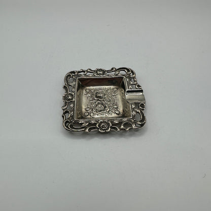 Quadratischer 800er Silber Aschenbecher durchbrochener Rand und florale Reliefarbeit