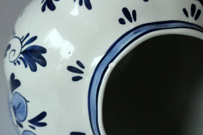 Set von 2 Vintage Vasen mit Deckel von Delft, handgemalt