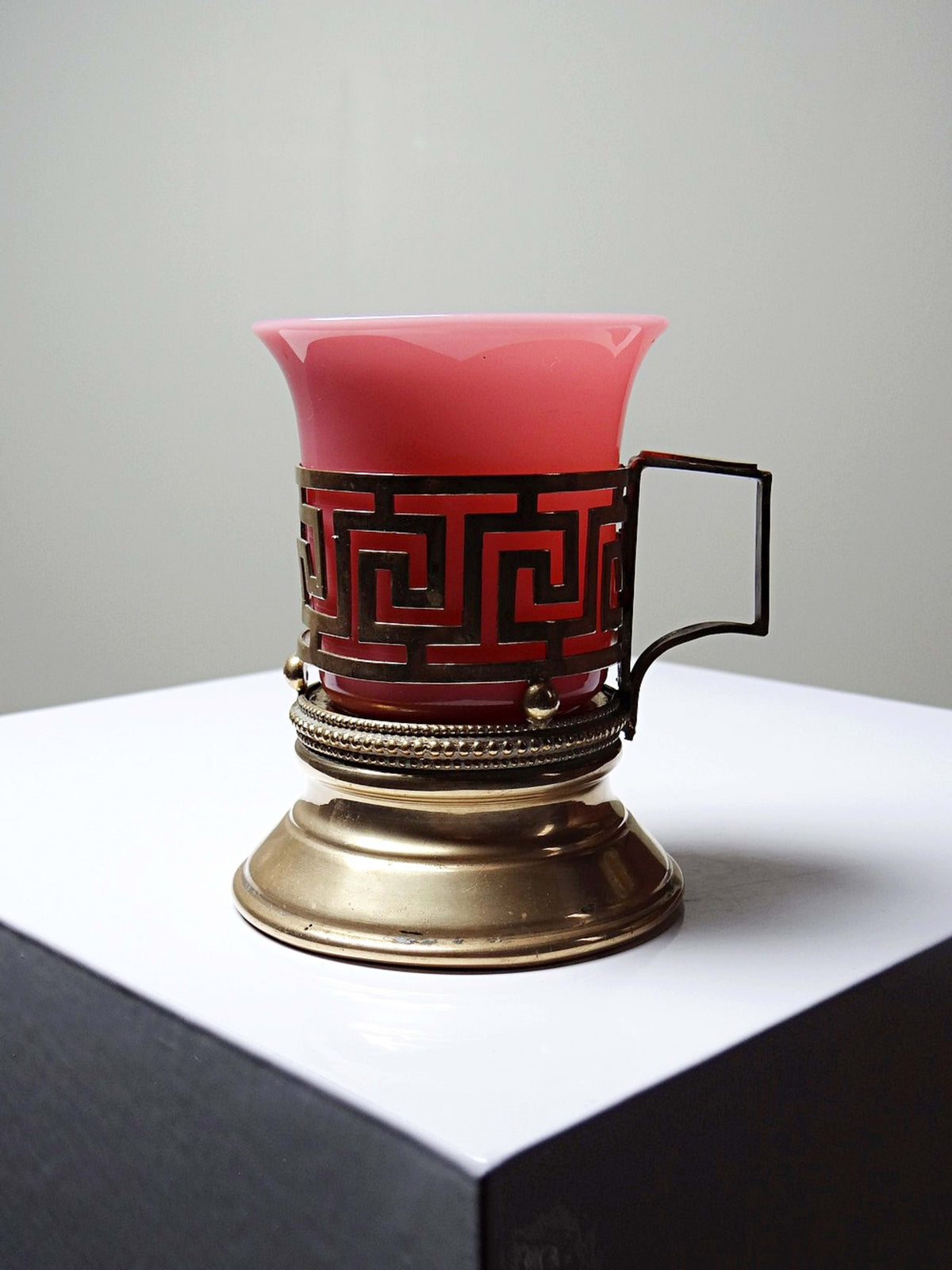 Vintage Kerzenhalter aus rosa Opalglas und vergoldetem Messing, 19. Jahrhundert