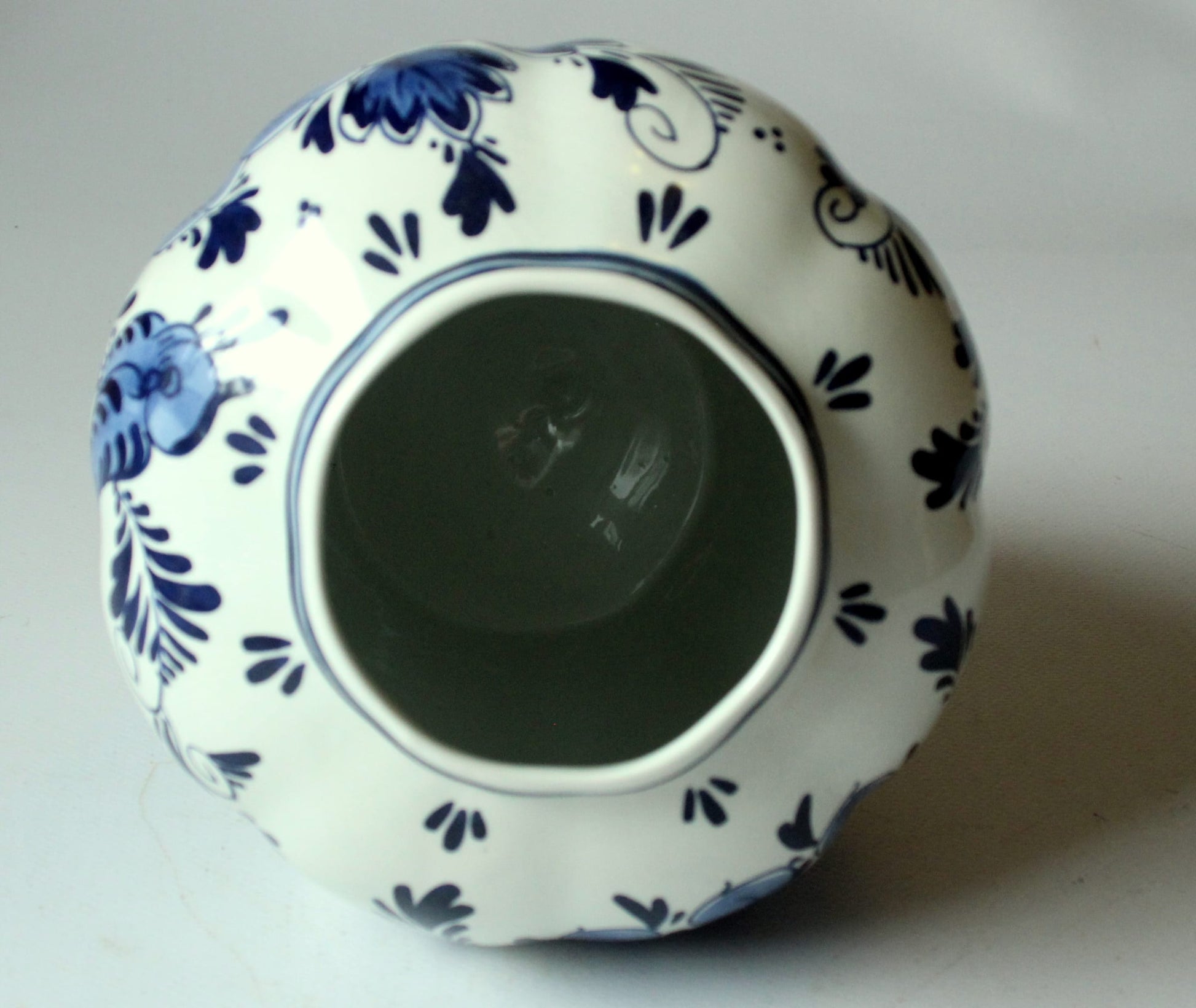 Set von 2 Vintage Vasen mit Deckel von Delft, handgemalt