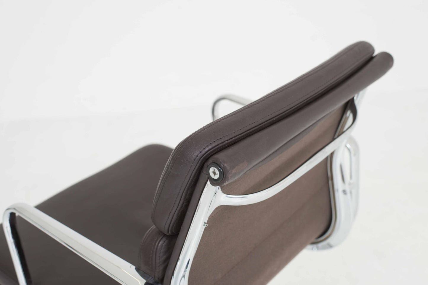 Vintage Bürostuhl EA 217 Soft Pad von Charles und Ray Eames für Vitra braunes Leder