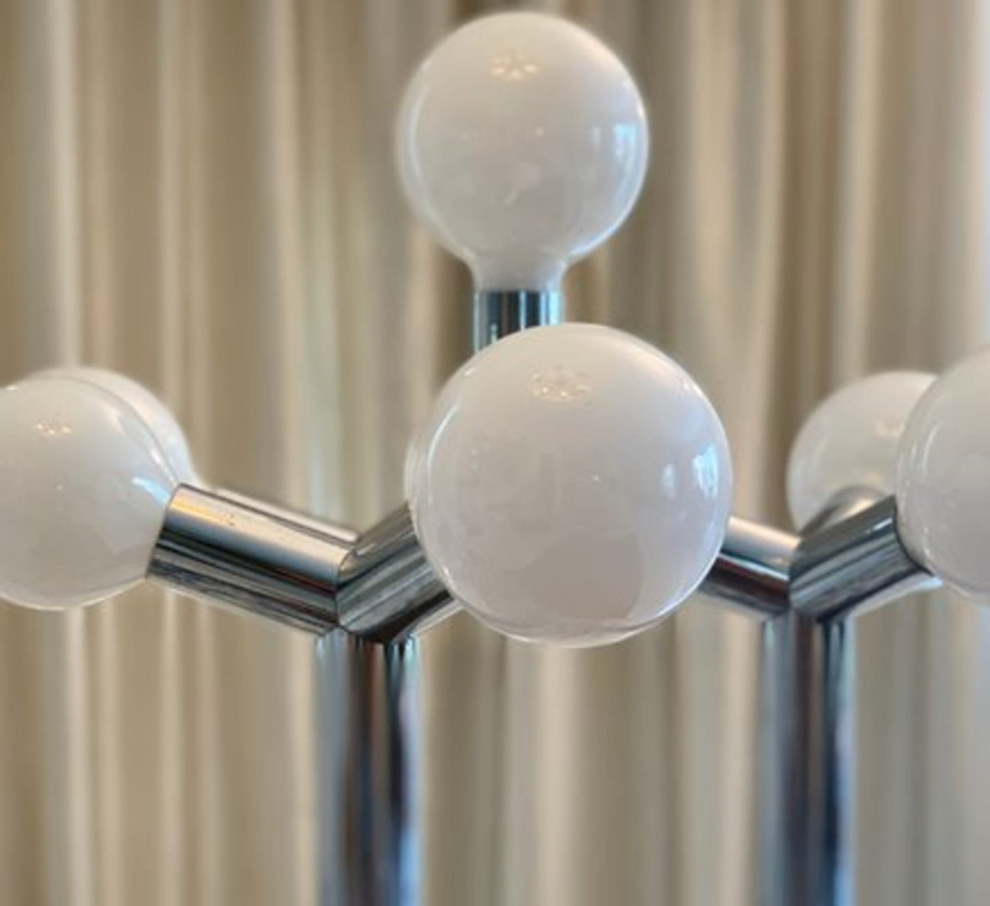 Vintage Tischlampe von J. T. Kalmar für Kalmar in Chrom und weißem Glas