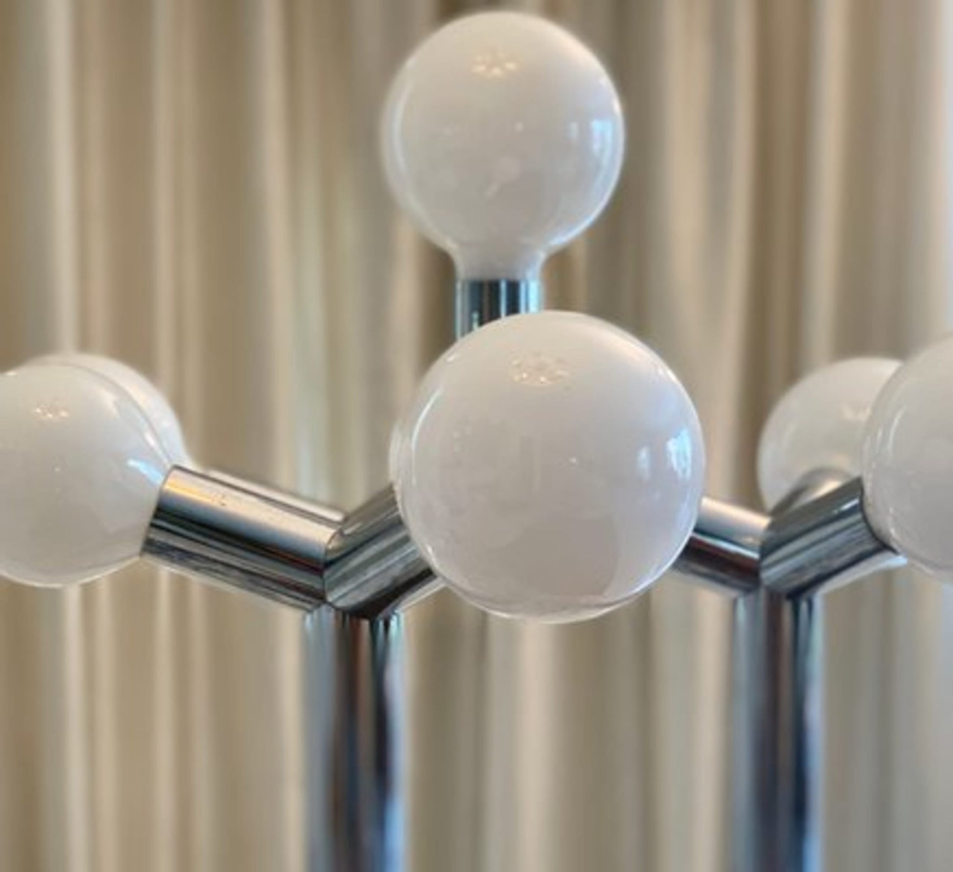 Vintage Tischlampe von J. T. Kalmar für Kalmar in Chrom und weißem Glas