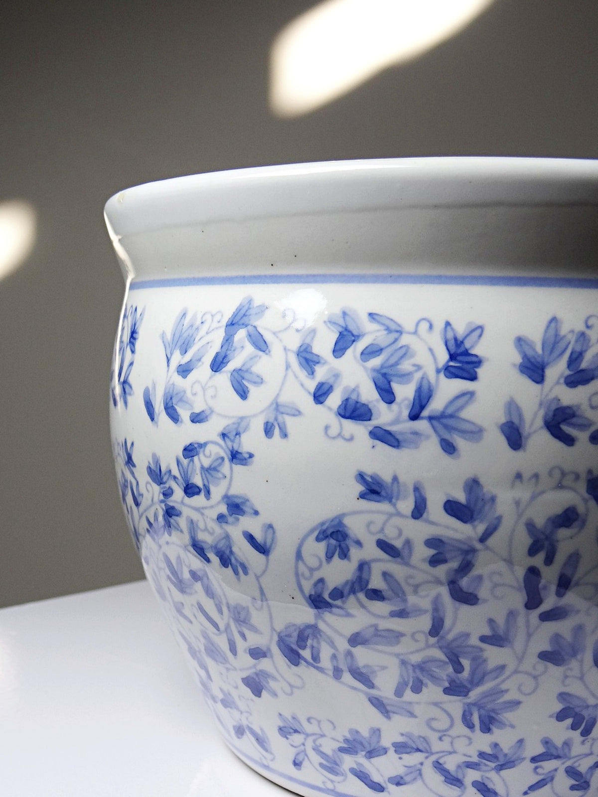 Vintage Übertopf Porzellan blau-weiß mit Blütendekor, China