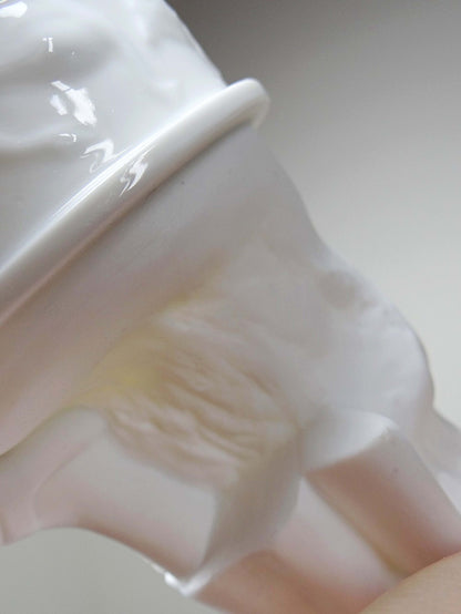 Vintage Statuette "Bäuerin" aus Biscuit-Porzellan von Limoges
