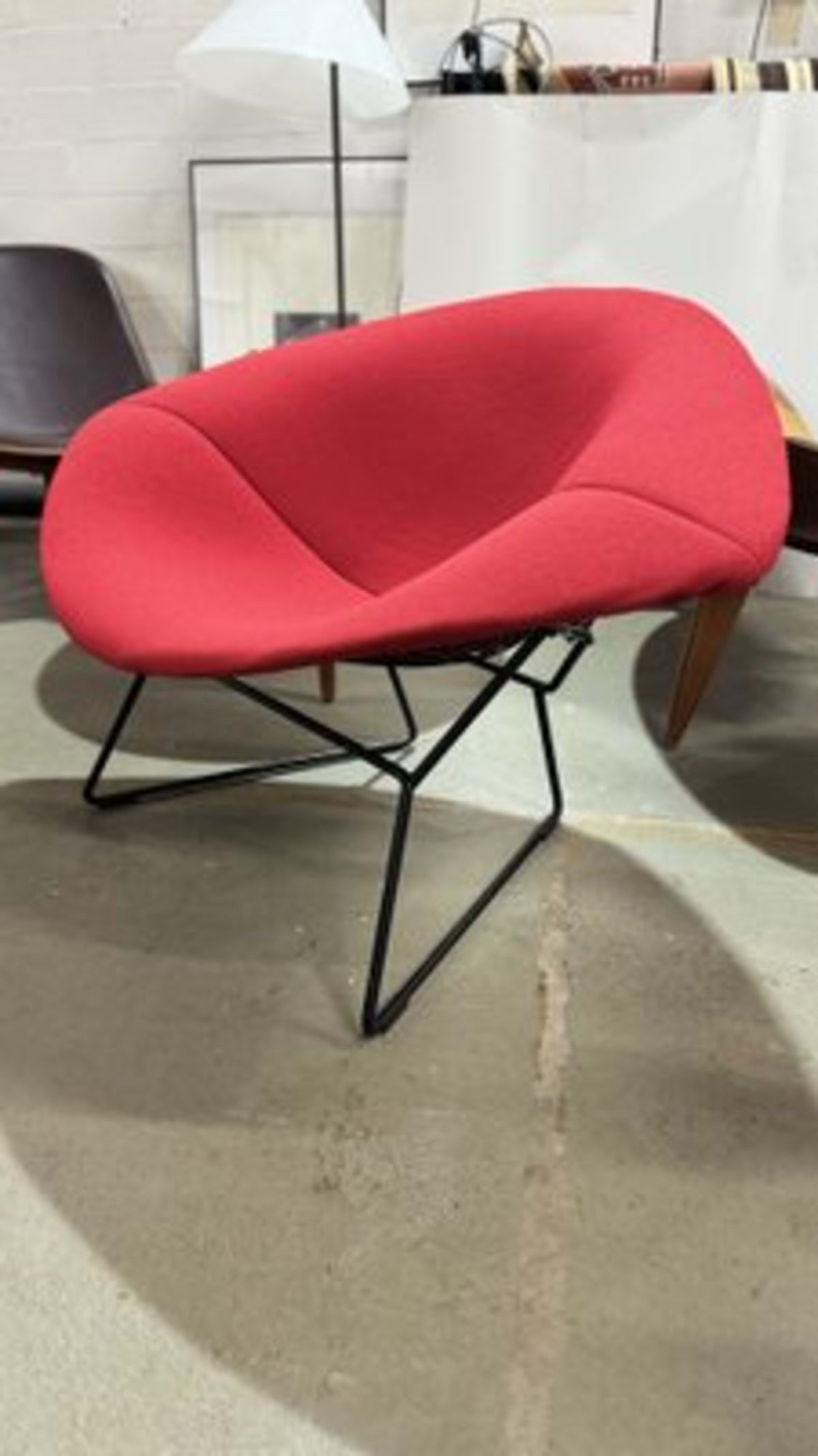 Vintage Diamond Chair Modell 420 von Harry Bertoia für Knoll International rot-schwarz-purpurrot